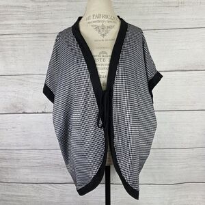 ACA Black and White Houndstooth Women's Crdigan